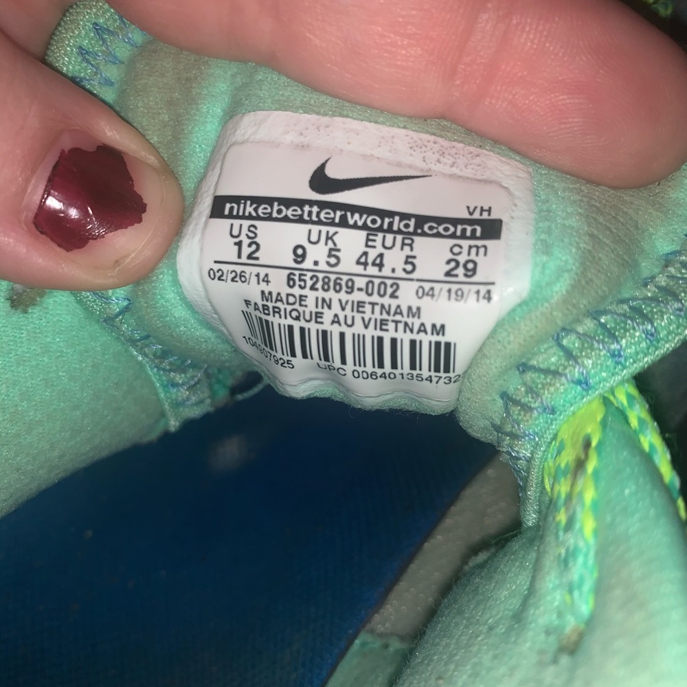 Nike - Picture 2 of 5